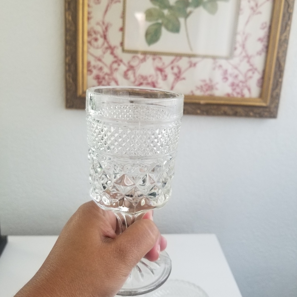 Glass Cut stemware - Picture 2 of 4